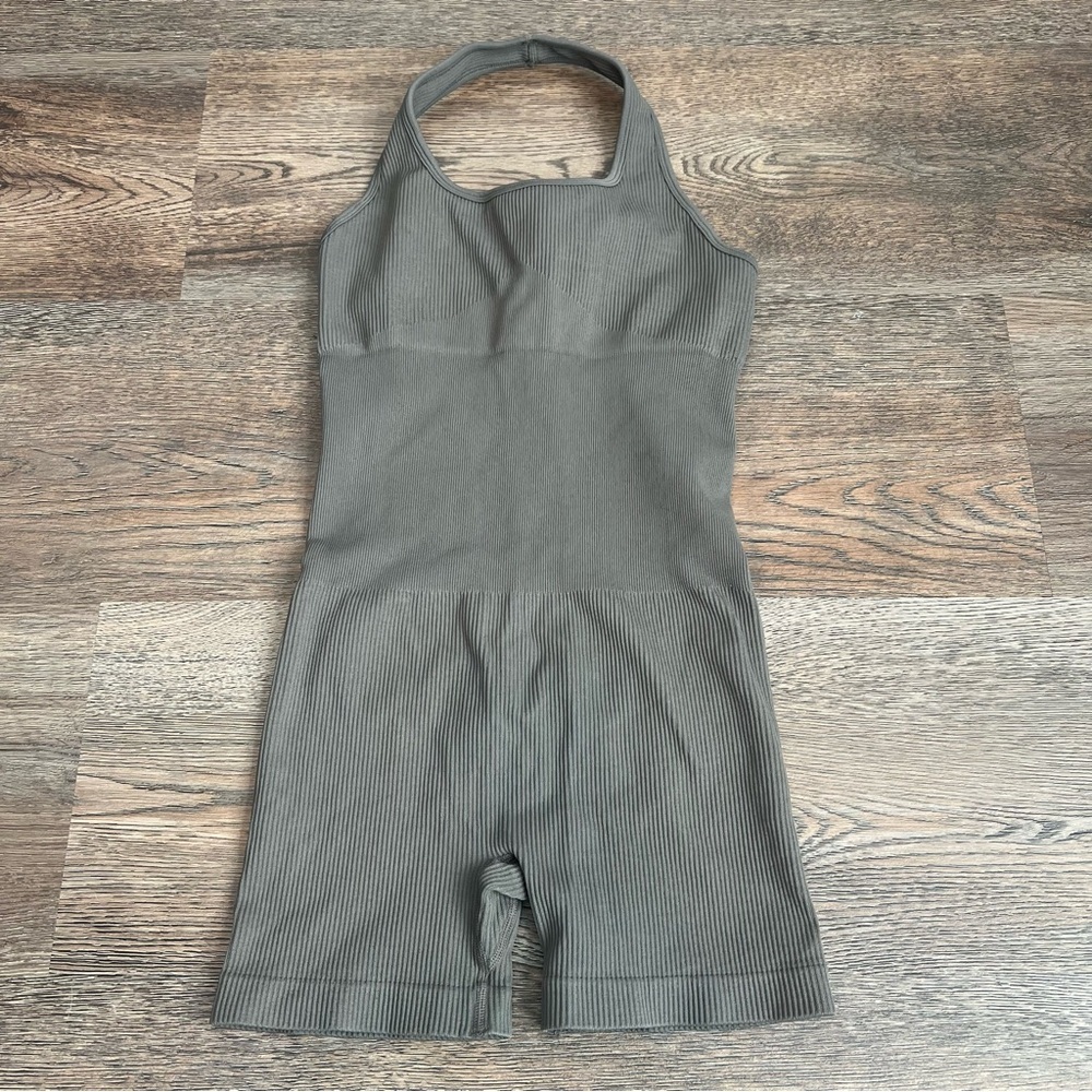 QINSEN Ribbed Seamless Halter Romper Size Small Backless Sculpting Jumpsuit - Picture 3 of 7